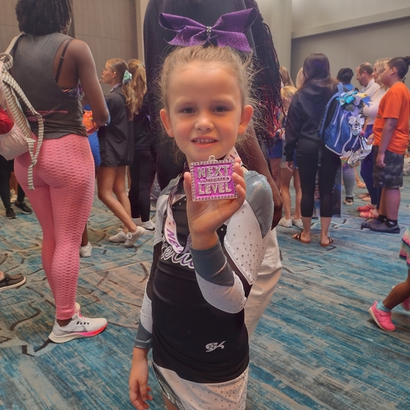 Meet your Posher, Stephanie - Picture 10 of 10